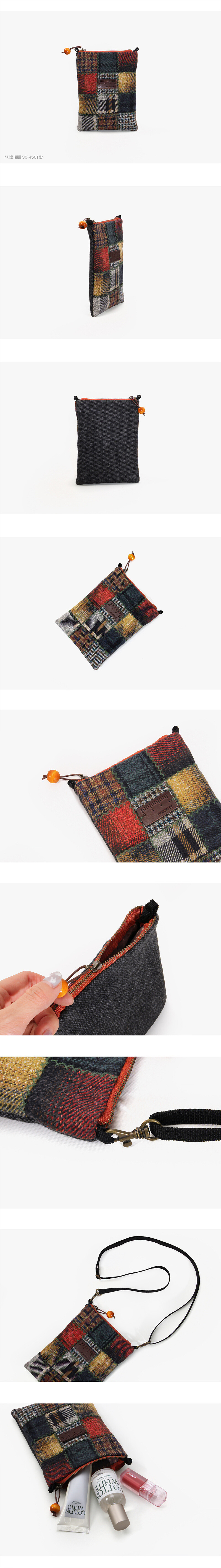 울체크 핸드메이드 파우치겸 핸폰가방 지퍼 오픈 및 수납 예시 이미지