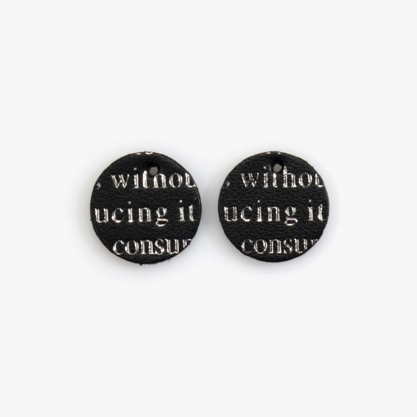 [장식부자재] 원형 팬던트 가죽라벨 - 블랙실버