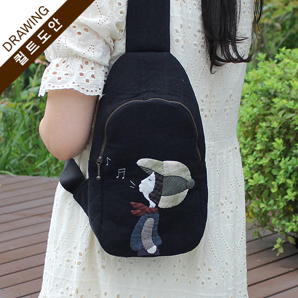 [바이핸즈] 퀼트도안 - 로맨틱가이 슬링백