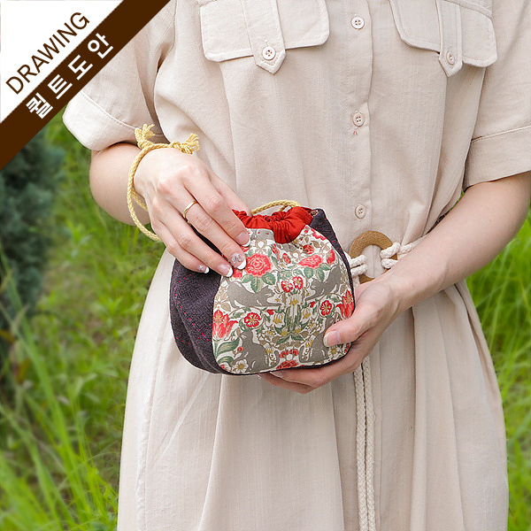 [바이핸즈] 퀼트도안 - 올드로즈 스트링 파우치