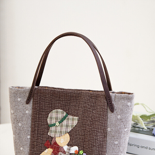 [바이핸즈] 퀼트패키지 가방 - 보넷걸 토트백