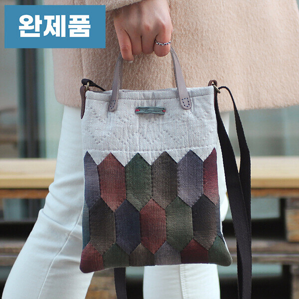 [바이핸즈] 퀼트완제품 가방 - 딥 그라데이션 숄더백