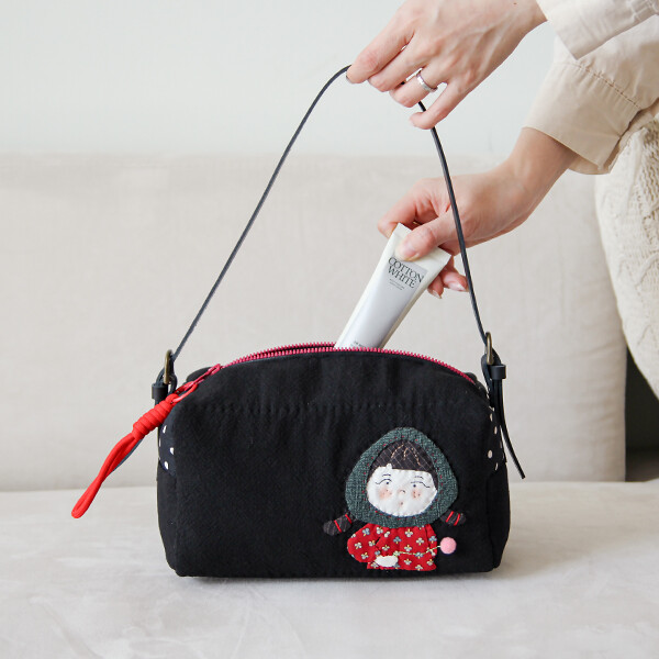 [바이핸즈] 퀼트패키지 가방 - 딸기소녀 숄더백