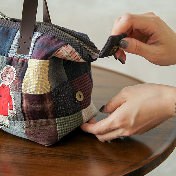 [바이핸즈] 퀼트패키지 가방 - 감성체크 토트백